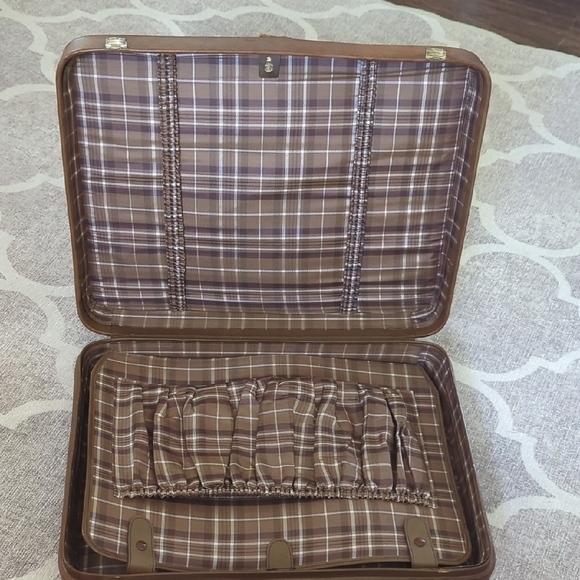 Classic Brown Leather Briefcase - Picture 13 of 15